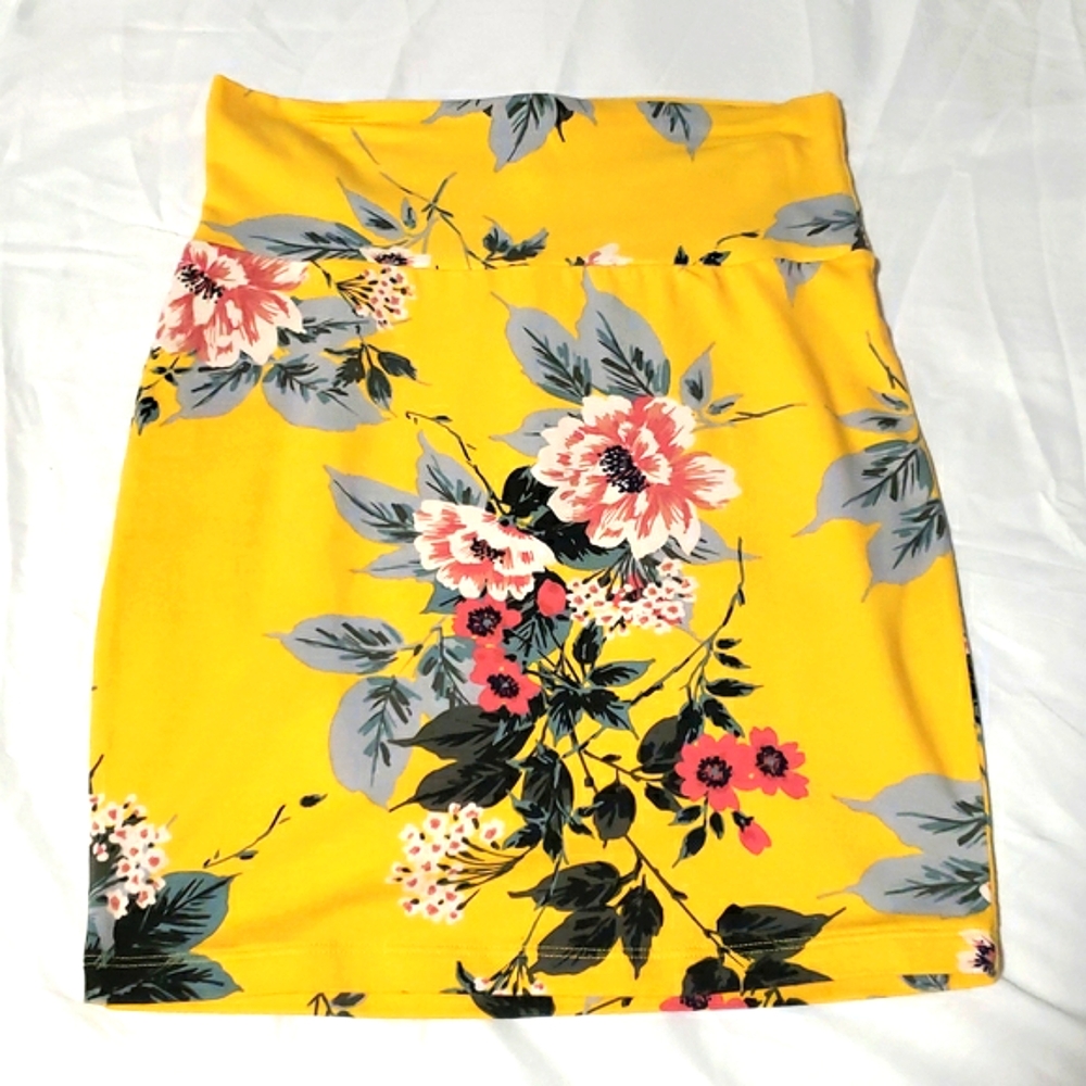 Charlotte Russe | Yellow Casual skirt
